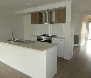 MODERN HOME IN SHANNON WATERS - Photo 5
