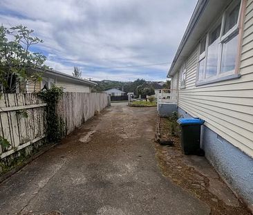 Large 3 Bedroom Home - Photo 4