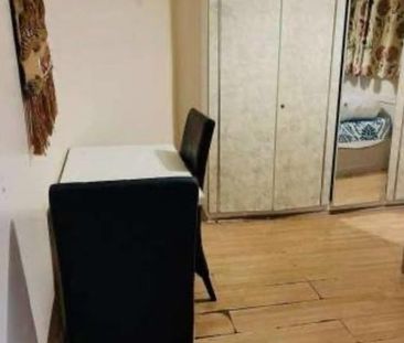 Room in a Shared House, Billet Road, E17 - Photo 5