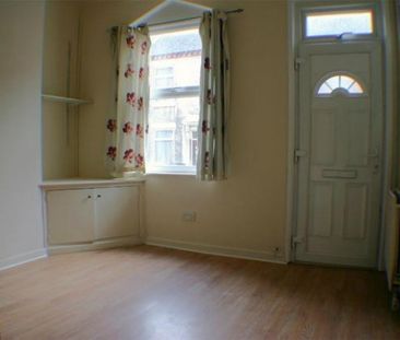 3 BEDROOM NEWLY REFURBISHED TERRACED HOUSE IN SHELTON, STOKE - Photo 6