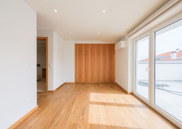 Fantastic 3 bedroom duplex flat next to the Glicínias Shopping Center!