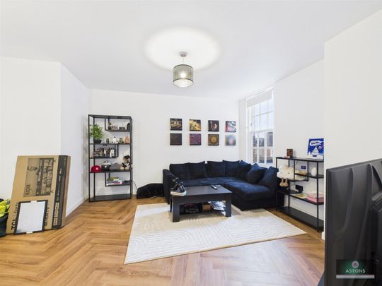 High street, crawley - Photo 1