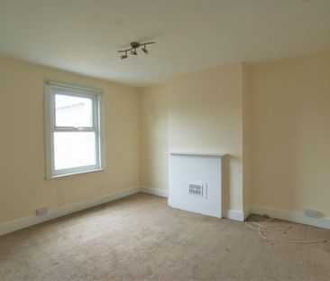 Hersham Road, Surrey - Photo 2