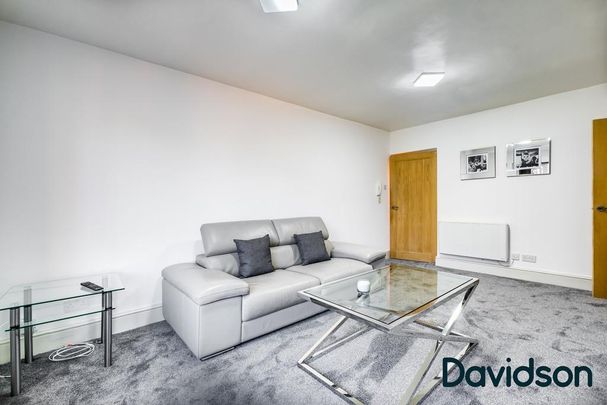 3 bedroom flat to rent - Photo 1