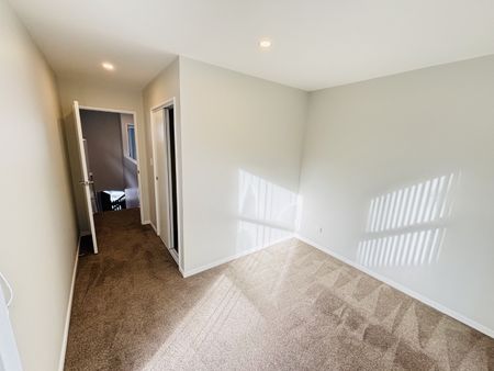 MANGERE BRIDGE, 3 BEDROOMS - Photo 4