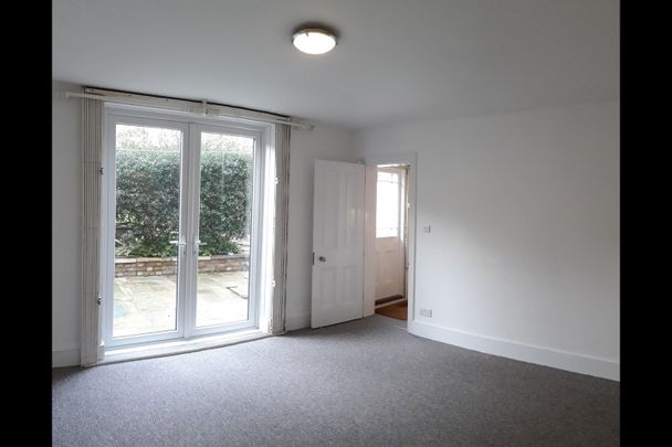 1 Bed Flat, St. Mark's Rise, E8 - Photo 1