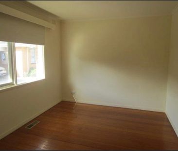 Glen Huntly - Photo 4