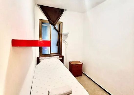 Carrer de Nàpols, Barcelona, Catalonia 08018