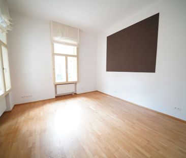 Schicke Altbauwohnung direkt am Park - Photo 1