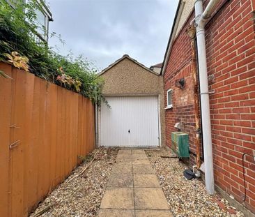 3 bedroom semi-detached house to rent - Photo 6