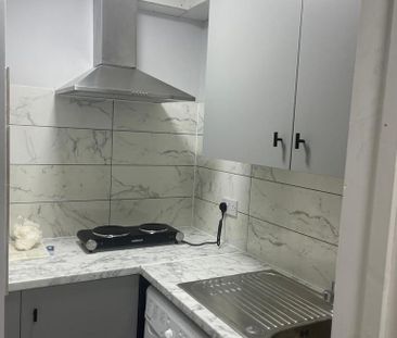 Studio to rent - Photo 6