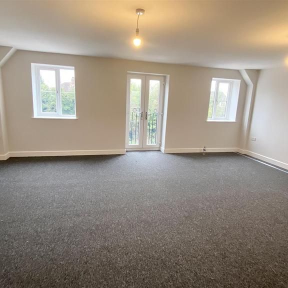 3 bedroom apartment to rent - Photo 1