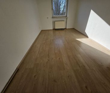 Bezugsfreie Zweiraumwohnung mit ca. 56 m² Wohnfläche, Balkon und ge... - Photo 6