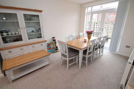 Lees Hall Crescent, Fallowfield, Manchester, M14 - Photo 4