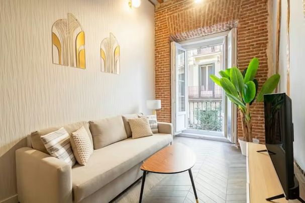 Calle de Valverde, Madrid, Community of Madrid 28004 - Photo 1