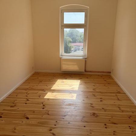 Frisch sanierte 4 Zimmerwohnung im 2. OG in Oranienburg zu vermieten - Foto 1