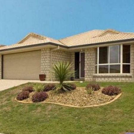 Perfect Family Home in Upper Coomera - Photo 3