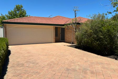 2 Deepwater Court, Merriwa. - Photo 2