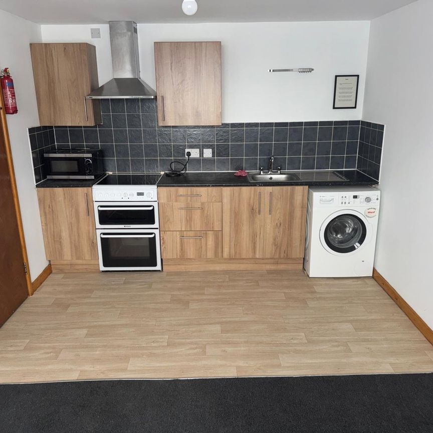 6B Wootton Avenue, Wolverhampton, West Midlands, WV11 3AA - Photo 1