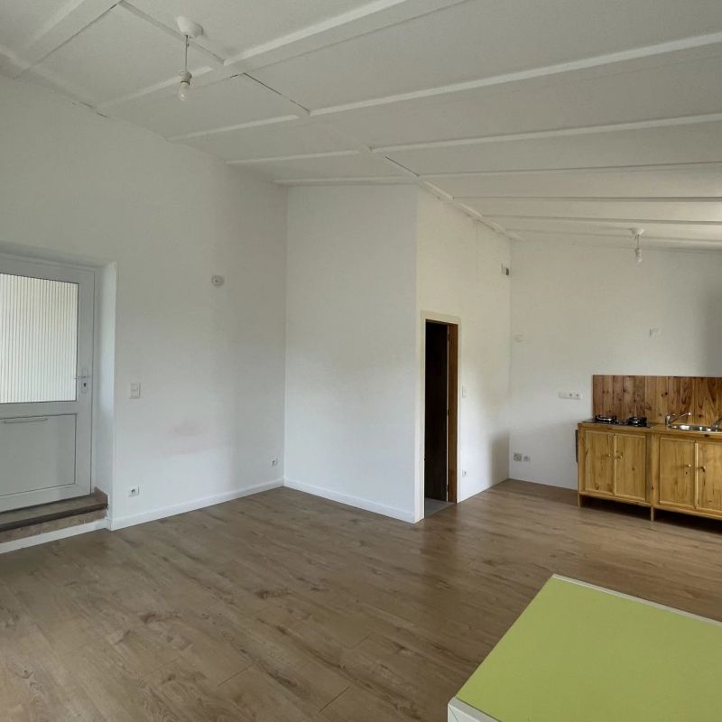 Studio à louer - Photo 1