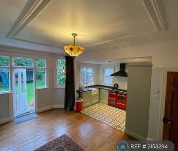 3 bedroom semi-detached house to rent - Photo 2