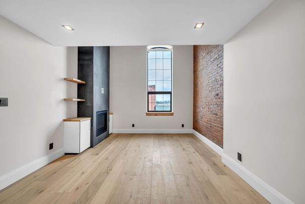 For Lease - 38 Front Street Unit# Unit # 5, Quinte West, Ontario - Photo 1