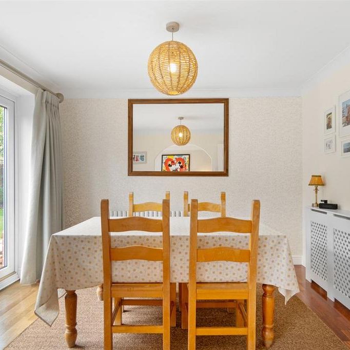 4 bedroom detached house to rent - Photo 1