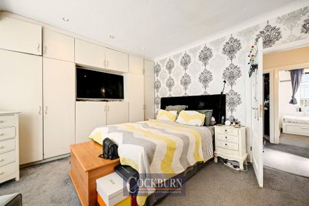 4 bedroom semi-detached house to rent - Photo 5