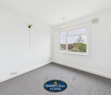 3 bedroom end of terrace house to rent - Photo 2