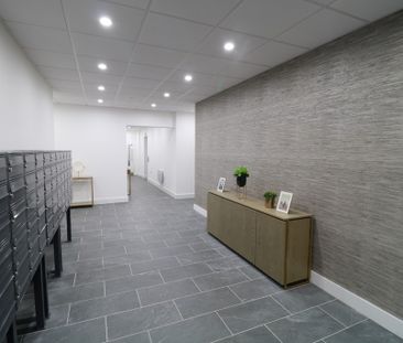 Broadoaks, Streetsbrook Road - Photo 5