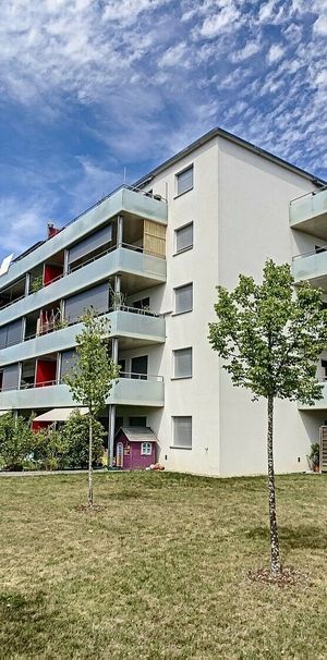 MAGNIFIQUE LOGEMENT PROCHE DU LAC DE NEUCHATEL - Foto 1