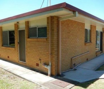 Refreshly updated unit in perfect location - Photo 4