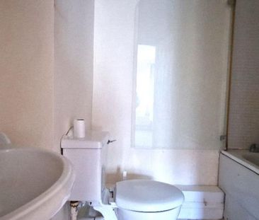 1 bedroom in a house share to rent - Photo 6