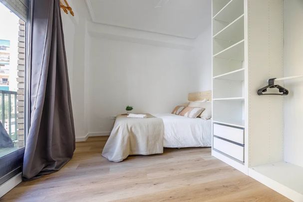 Carrer del Poeta Mas i Ros, Valencia, Valencian Community 46021 - Photo 1