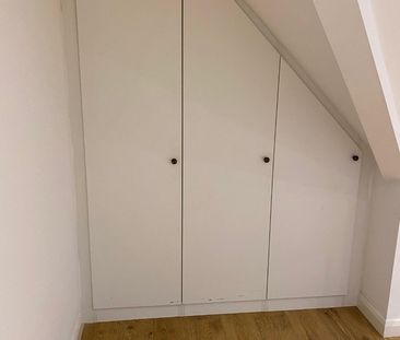 Room in a Shared House, Ilfracombe Gardens, RM6 - Photo 2