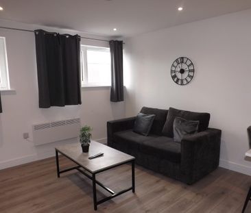 1 bedroom flat to rent - Photo 2