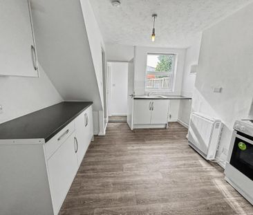 2 bedroom terraced house to rent - Photo 2