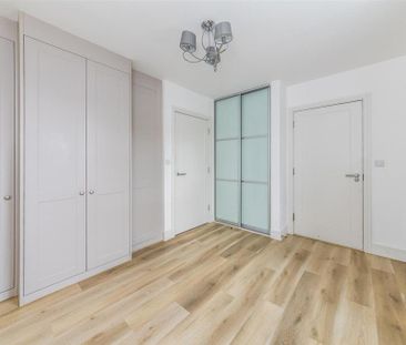 3 bedroom end of terrace house to rent - Photo 4