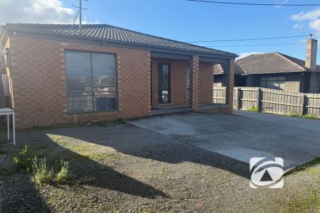 STUDIO ROOMS FOR LEASE – 'FURNISHED & UTILITIES/WIFI INCLUDED' - Photo 3