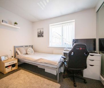 2 bedroom semi-detached house to rent - Photo 2