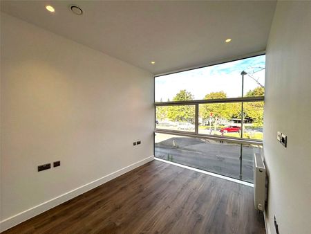 Sheila House, Fleet, Hampshire, GU51 - Photo 3