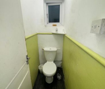 House share to rent - Photo 2