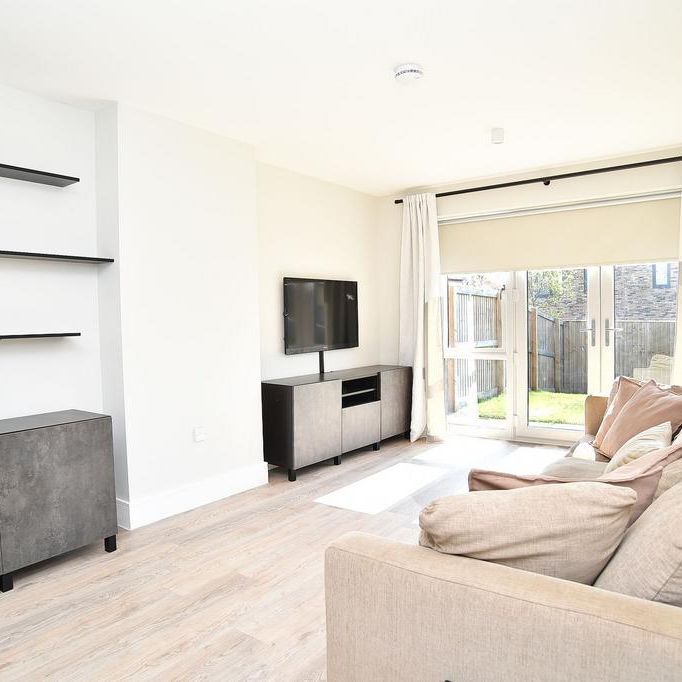 2 bedroom link detached house to rent - Photo 1