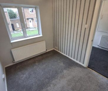 2 bedroom semi-detached house to rent - Photo 5