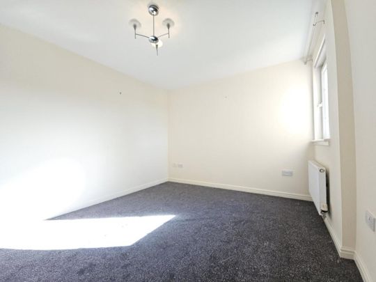 2 bedroom ground floor flat to rent - Photo 1