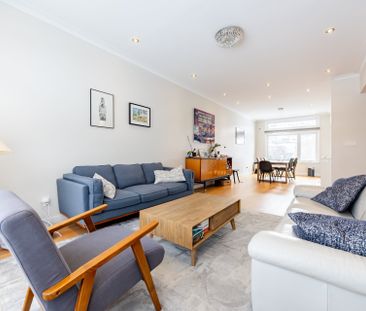 Maison à paliers multiples - 2260 Ch. Pitt - Photo 3