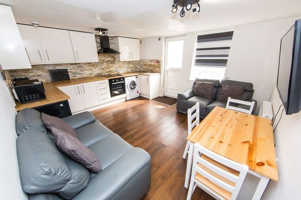 B Headingley Mount, Headingley, Leeds - Photo 1