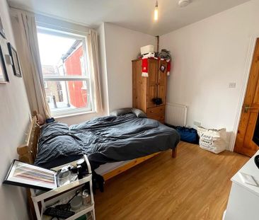 4 bedroom terraced house to rent - Photo 5