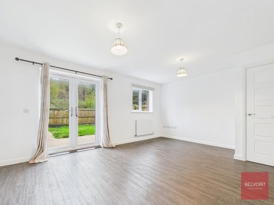 3 bedroom semi-detached house to rent - Photo 1