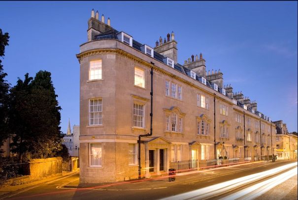 St. James's Parade, Bath, Somerset, BA1 - Photo 1